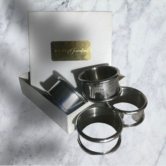 Pewter Napkin Rings & Linen Napkins - Picture 6 of 7